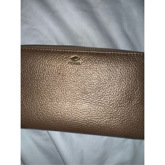 NWT Fossil wallet and Relic bag - Picture 4 of 11